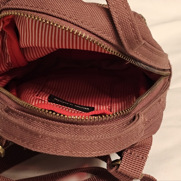 Herschel Supply Nova Crossbody bag - Picture 7 of 8